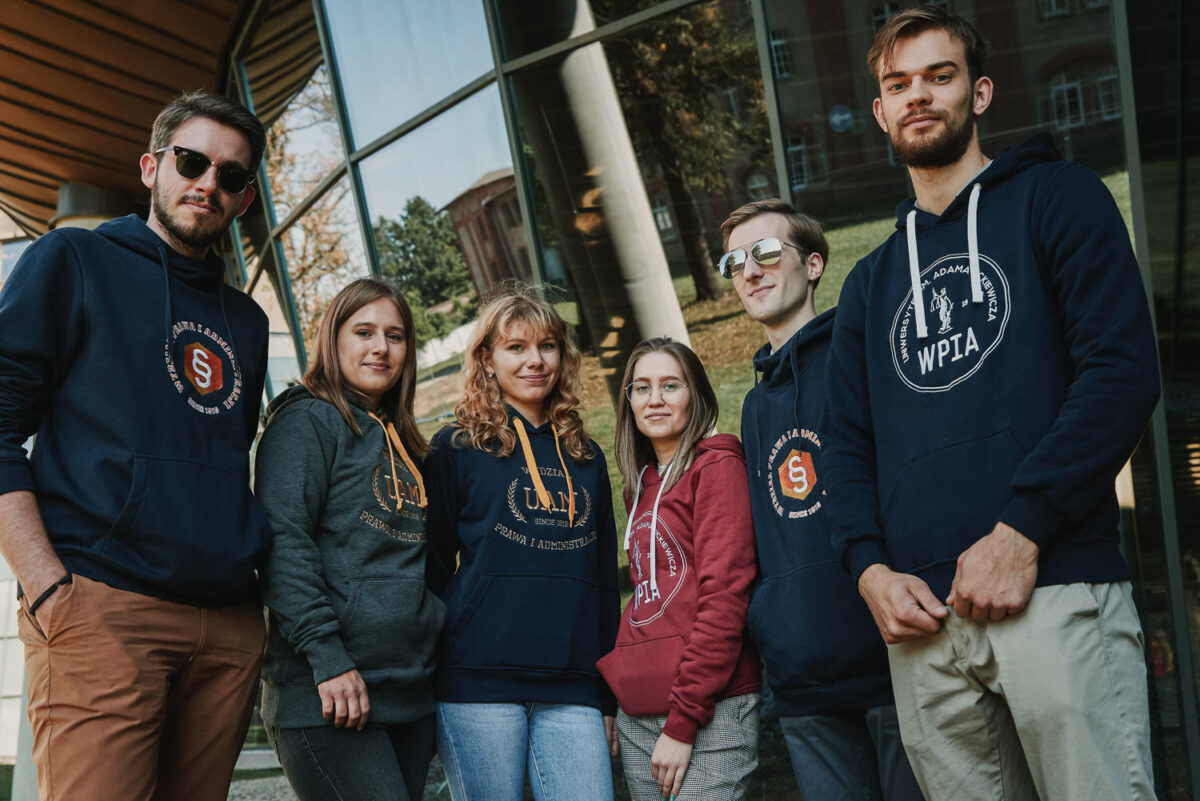 Zdjęcie grupy studentów