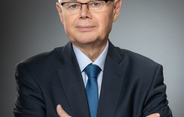 prof. dr hab. Adam Olejniczak