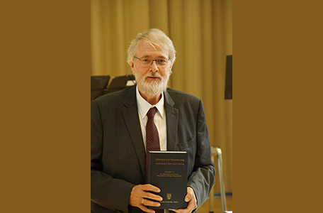 Uroczystość wręczenia Księgi Jubileuszowej Profesorowi Dr. Janowi C. Joerdenowi