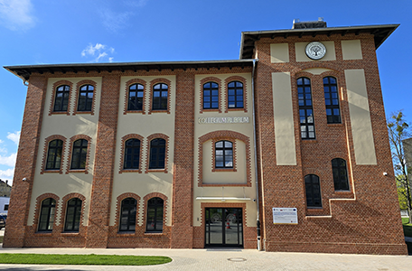 zdjęcie przedstawia zrewitalizowany budynek Koszarowca - Collegium Rubrum
