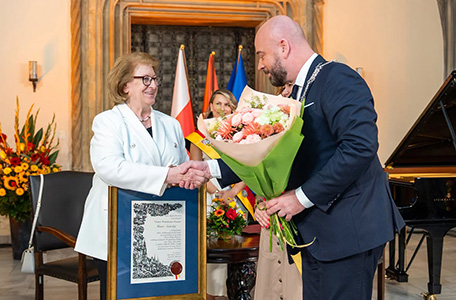 Prof. Hanna Suchocka Honorową Obywatelką Wrocławia